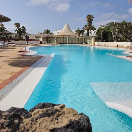 Bungalow Goa Pool View, Playa Roca Residence Sea Front Access - Free Ac - Wifi Costa Teguise Dış mekan fotoğraf