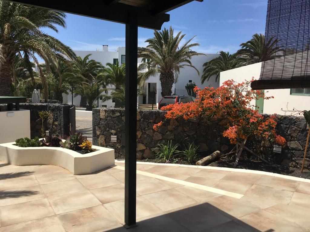 Bungalow Goa Pool View, Playa Roca Residence Sea Front Access - Free Ac - Wifi Costa Teguise Dış mekan fotoğraf