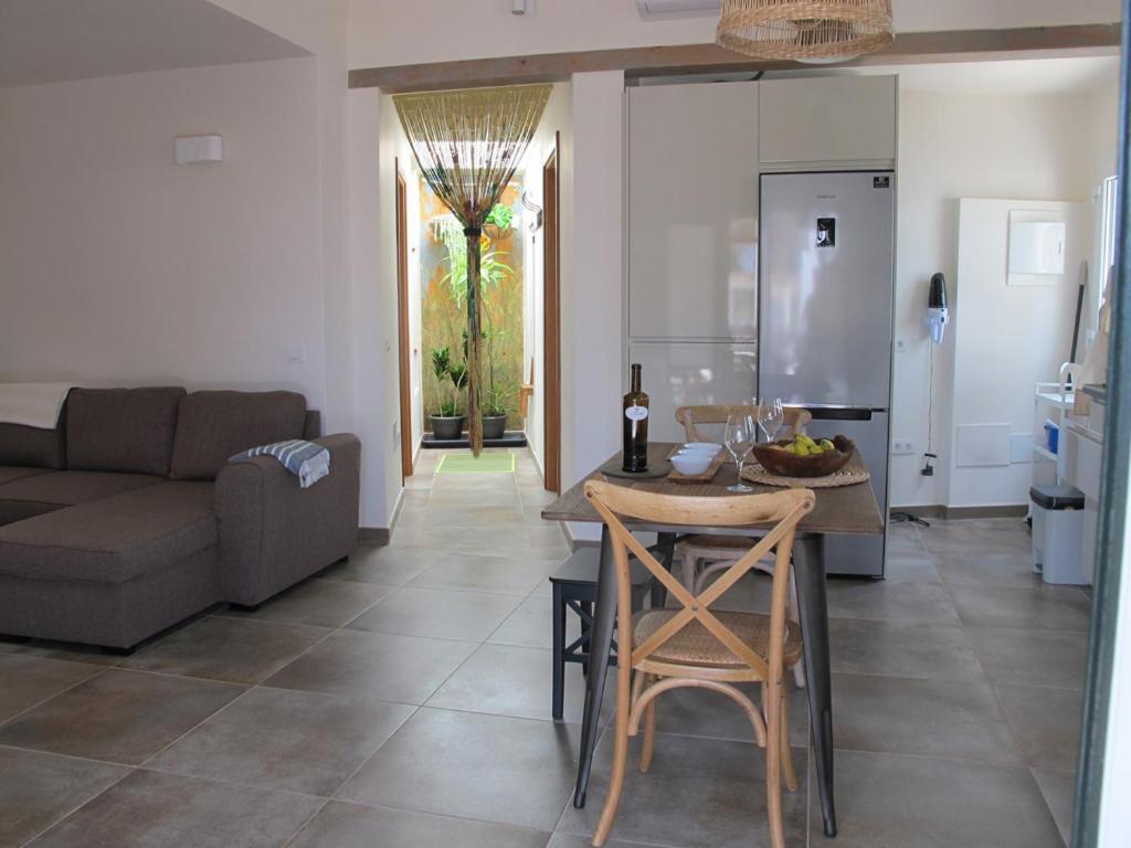 Bungalow Goa Pool View, Playa Roca Residence Sea Front Access - Free Ac - Wifi Costa Teguise Dış mekan fotoğraf