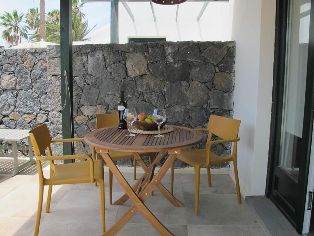 Bungalow Goa Pool View, Playa Roca Residence Sea Front Access - Free Ac - Wifi Costa Teguise Dış mekan fotoğraf